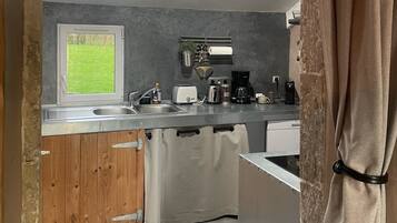 Family House (Le Pigeonnier) | Private kitchen | Espresso maker, coffee/tea maker, electric kettle