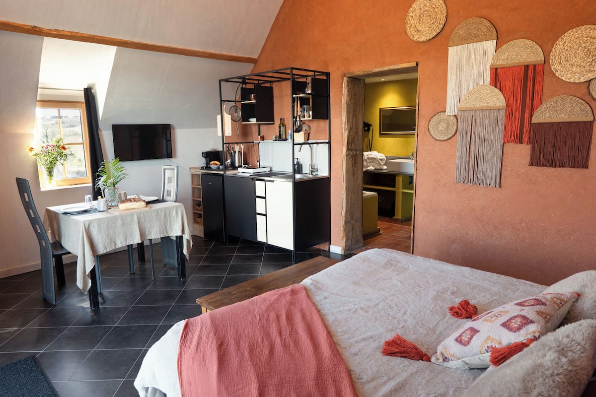 컴포트 더블룸 (Grenier à foin) | 전용 간이 주방 | 대용량 냉장고, 전자레인지, 오븐, 쿡탑