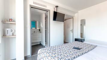 In-room safe, desk, laptop workspace, blackout curtains