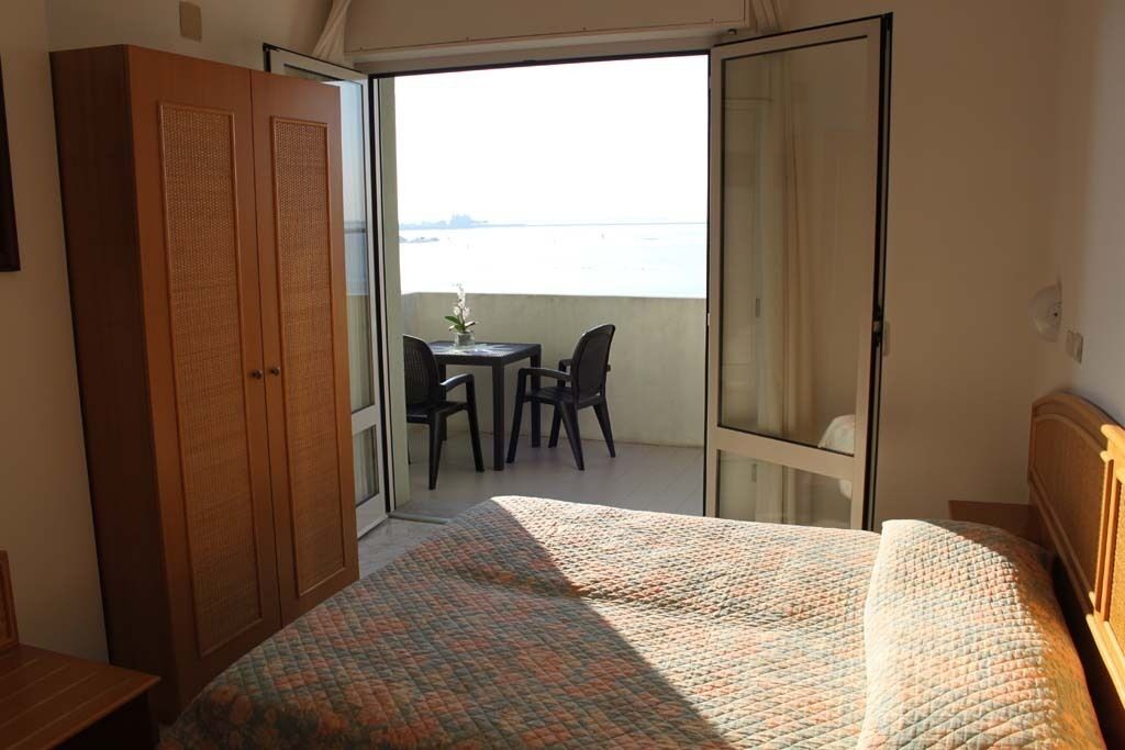 Doppelzimmer, Blick auf die Lagune (Small) | Zimmersafe, Schreibtisch, kostenloses WLAN, Bettwäsche