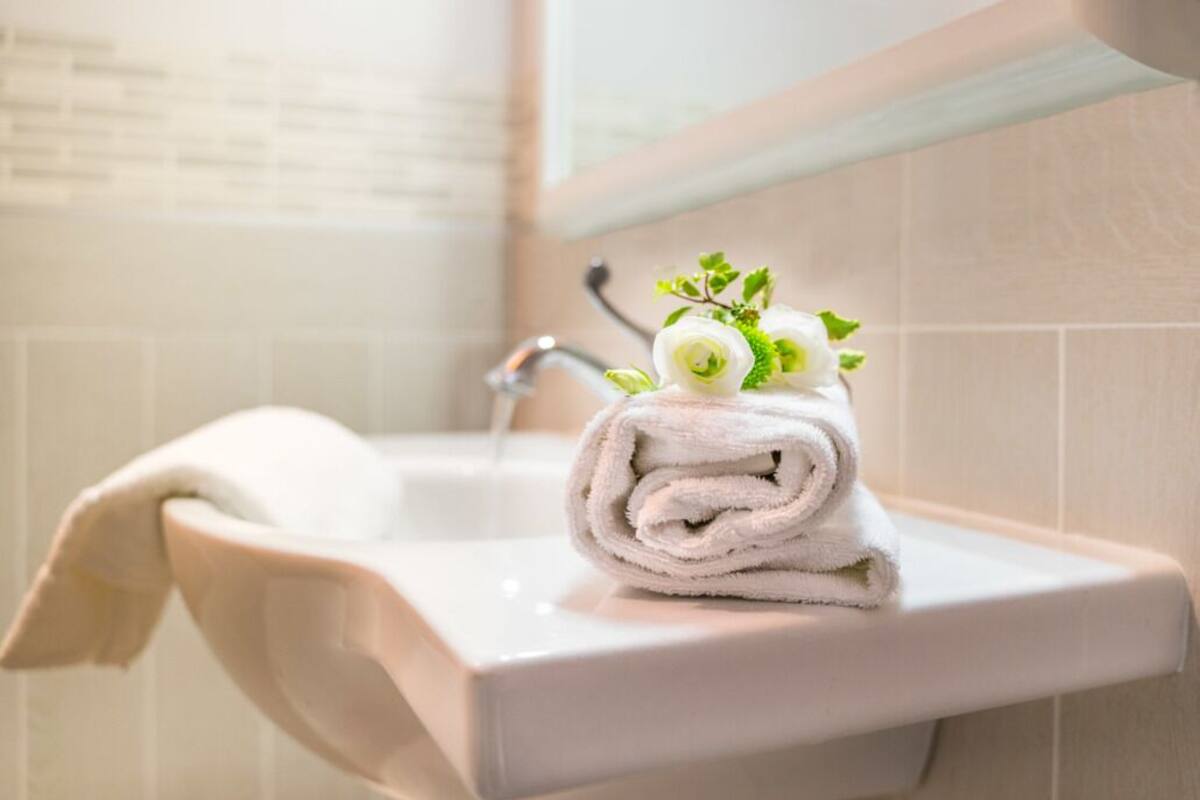 in-room safe, desk, free wifi, bed sheets