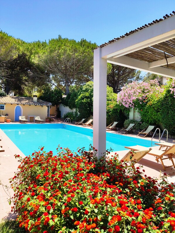 Seasonal outdoor pool