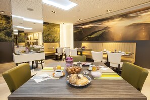 Frokost (EUR 12 per person)