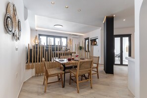 Suite Bon Vivant | In-room dining - Irene Pension I (Naxos)
