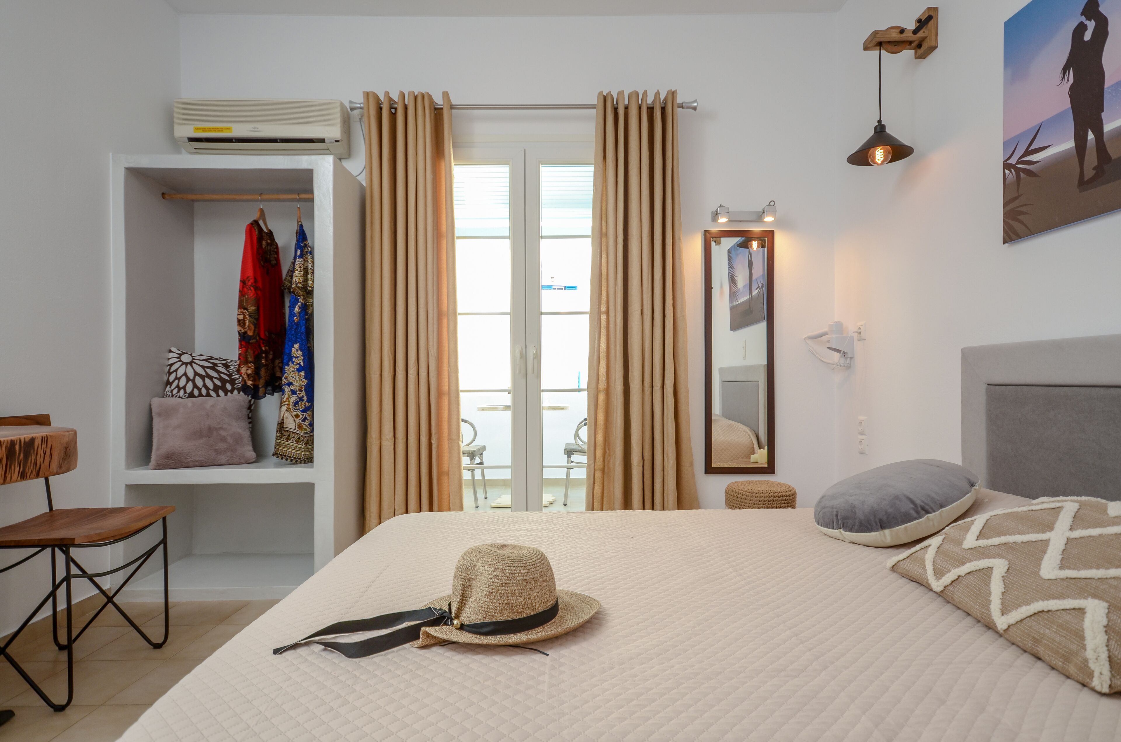 standard room | down duvets, pillow-top beds, in-room safe, soundproofing