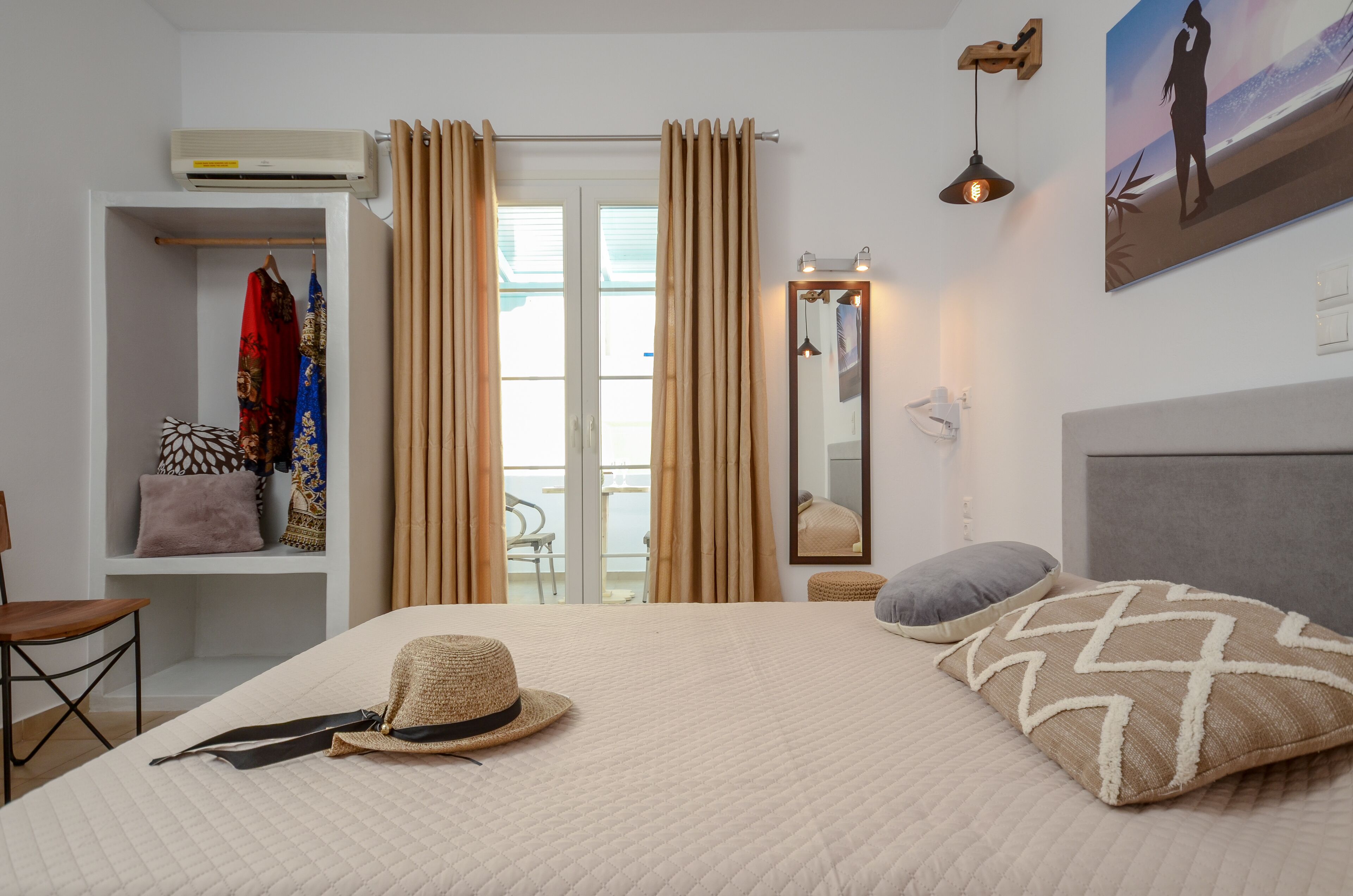 standard room | down duvets, pillow-top beds, in-room safe, soundproofing