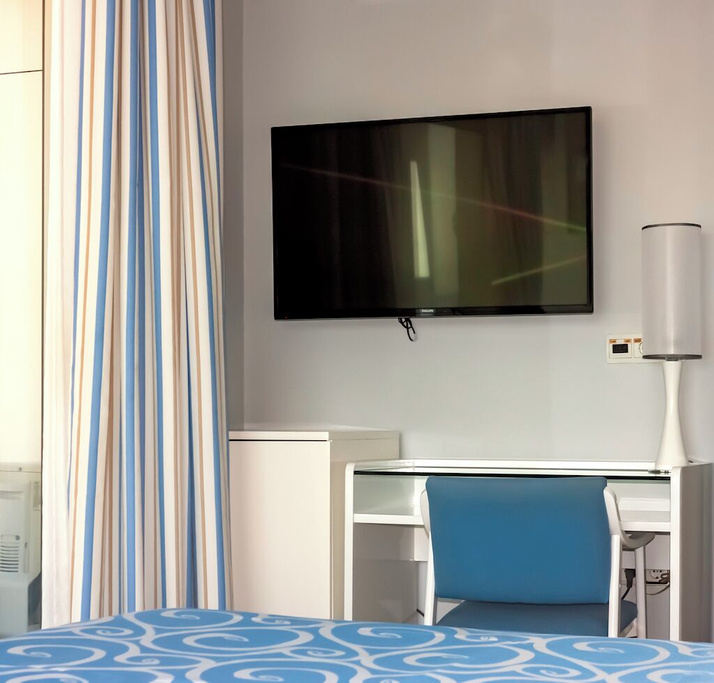 double or twin room, partial sea view | 1 bedroom, minibar, desk, blackout curtains