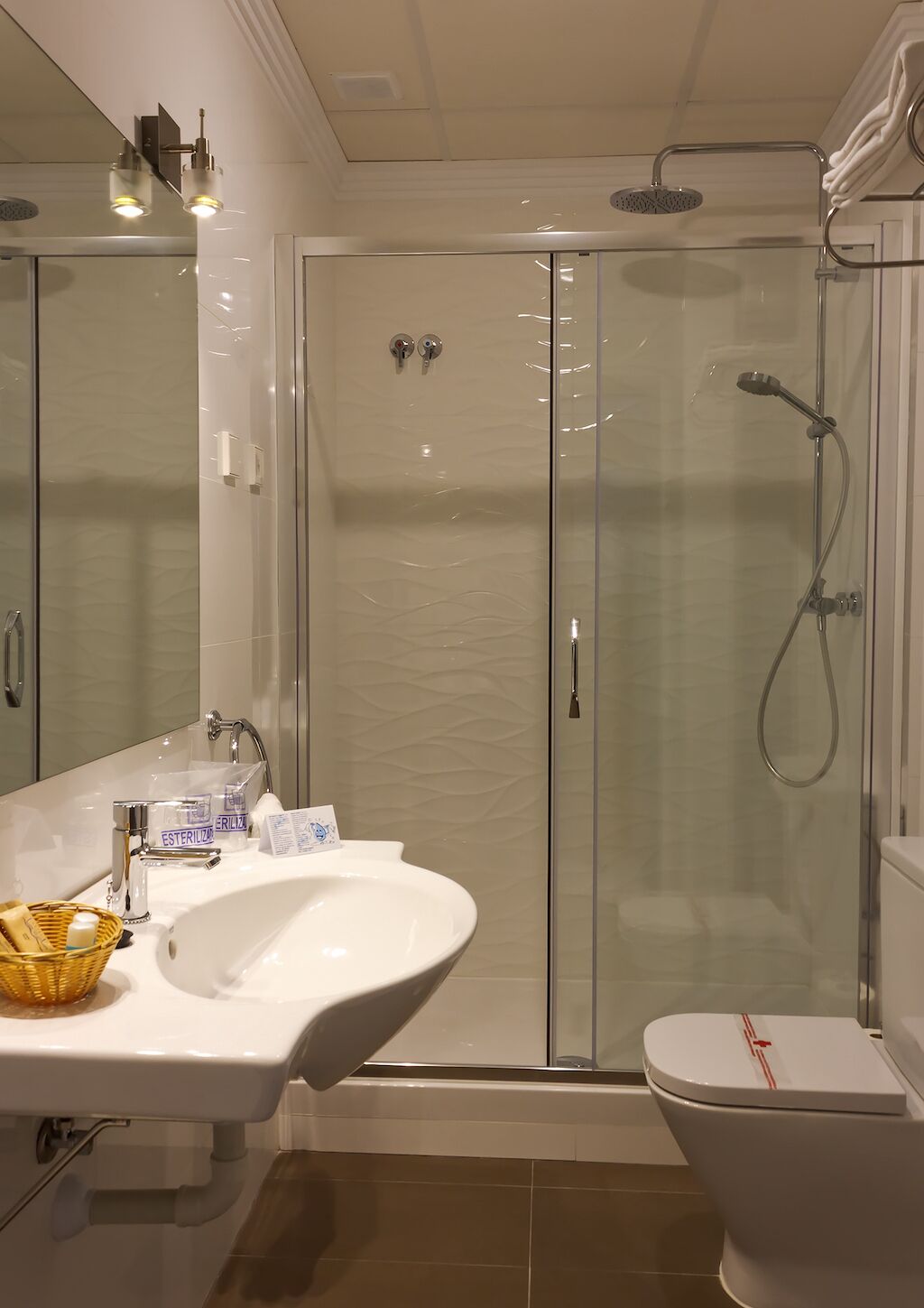 basic double room | bathroom | hair dryer, towels