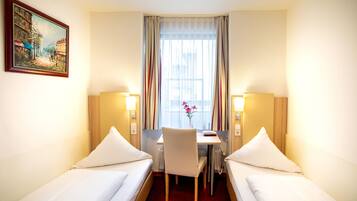 Classic-Zweibettzimmer | Schreibtisch, Bügeleisen/Bügelbrett, kostenloses WLAN, Bettwäsche