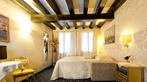 Minibar, in-room safe, soundproofing, WiFi (free) - Ca' della Loggia (Venice)