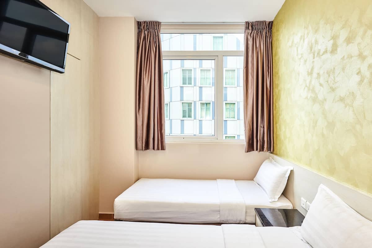Superior Room, 2 Katil Bujang (Single) | Meja, seterika/papan seterika, Wi-fi percuma, cadar katil