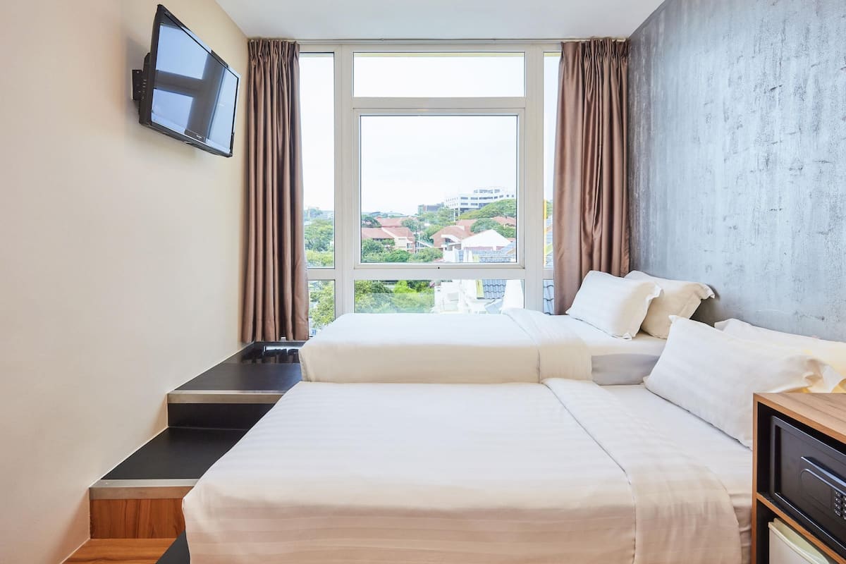 华丽客房, 2 张单人床 | 办公桌、熨斗/熨板、免费 WiFi、床单