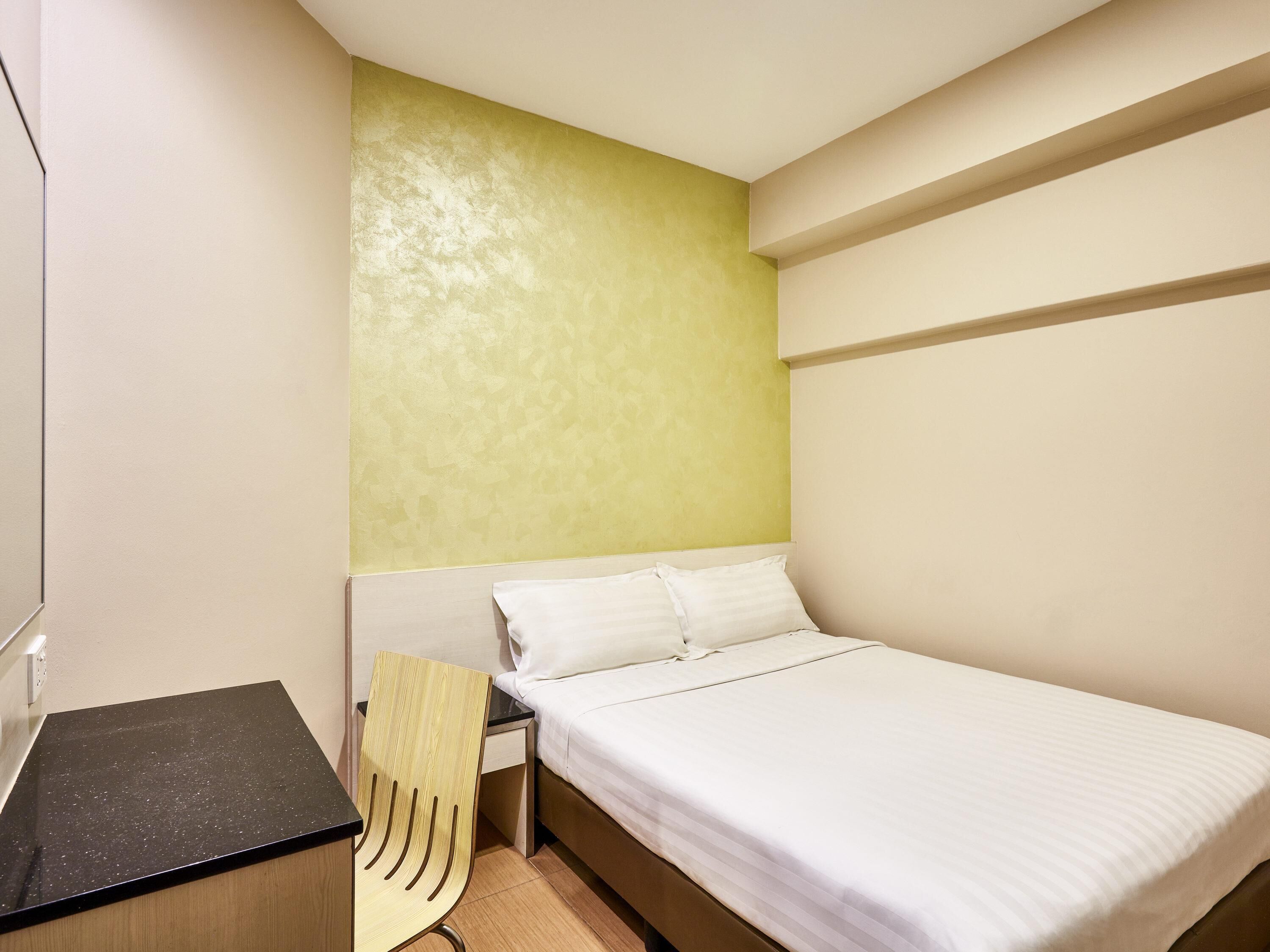 Standard Double Room, 1 Katil Kelamin (Double) | Meja, seterika/papan seterika, Wi-fi percuma, cadar katil 