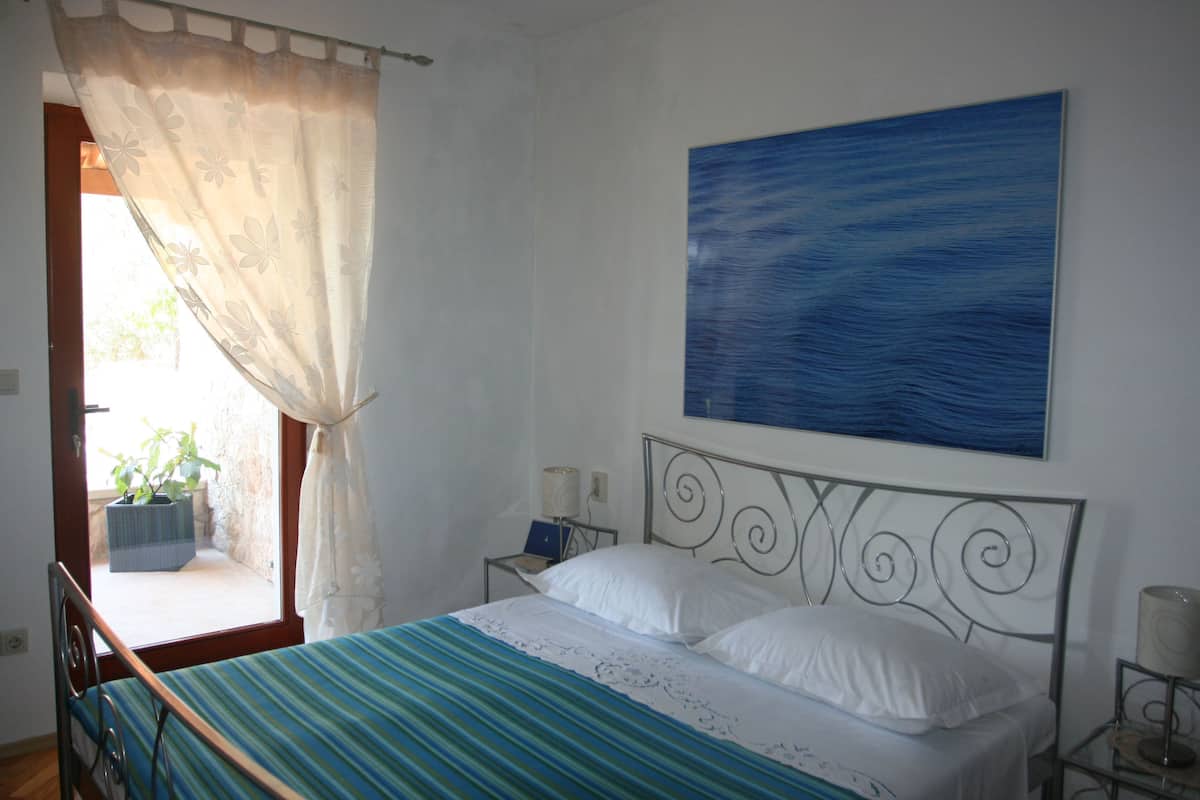Appartement Standard, 1 chambre, piscine privée, vue sur la mer | 1 chambre, lit avec matelas Select Comfort, décor unique
