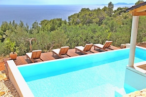 7 outdoor pools, an infinity pool, sun loungers - Villa Perka (Hvar)
