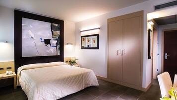 Minibar, in-room safe, individually furnished, desk