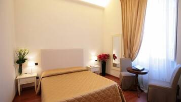 Double Room | Hypo-allergenic bedding, desk, blackout drapes, iron/ironing board