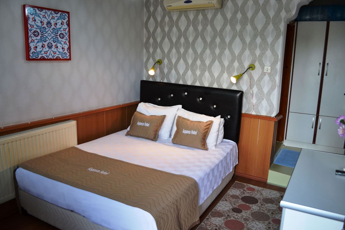 Deluxe Double Room | In-room safe, blackout drapes, soundproofing, free WiFi