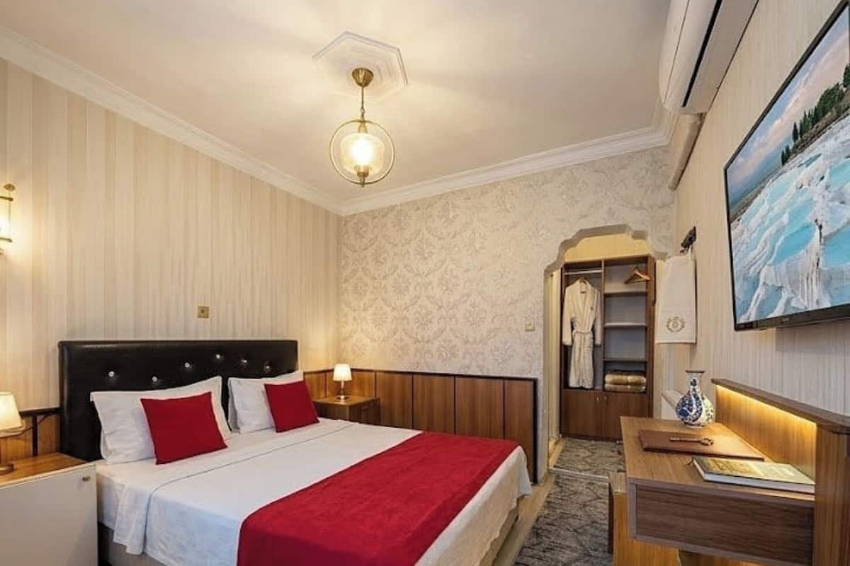 In-room safe, blackout drapes, soundproofing, free WiFi