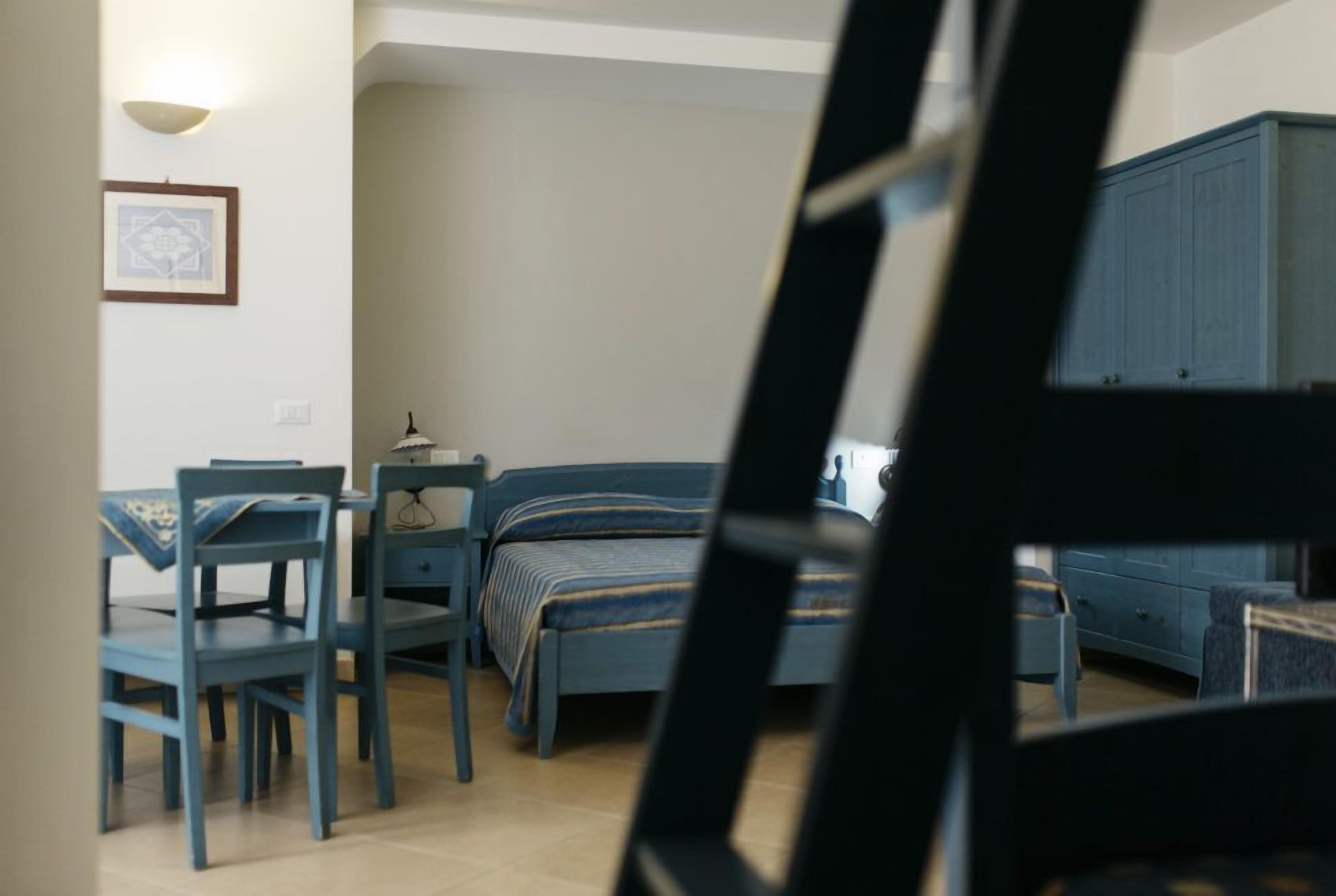 Deluxe Room, 1 Bedroom | Minibar, desk, soundproofing, rollaway beds