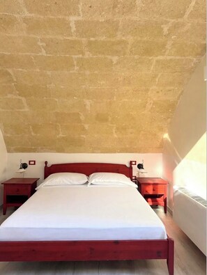 Habitación superior (N° 52) | Minibar, sistema de insonorización, wifi gratis y ropa de cama