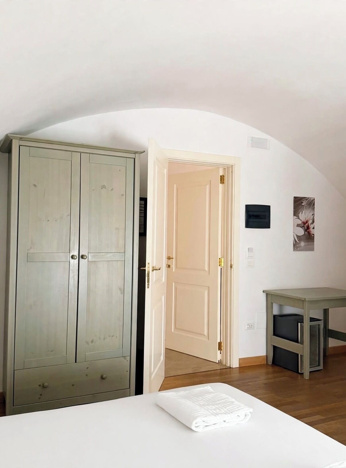 Habitación doble estándar | Baño | Tina con regadera, amenidades de baño gratuitas, secadora de cabello 