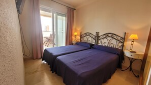 Tabla de planchar con plancha 