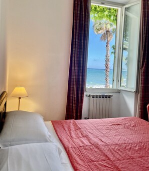 Panoramic Double or Twin Room, Sea View | Egyptian cotton sheets, hypo-allergenic bedding, memory-foam beds