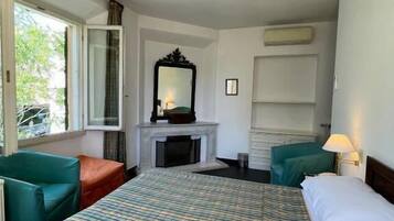 Classic-Doppel- oder -Zweibettzimmer, Nichtraucher, Eckzimmer | Bettwäsche aus ägyptischer Baumwolle, Allergikerbettwaren