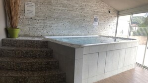 Sauna, hot tub, Turkish bath, body treatments, aromatherapy, body wraps - Hotel des Colonnes (Gréoux-les-Bains)
