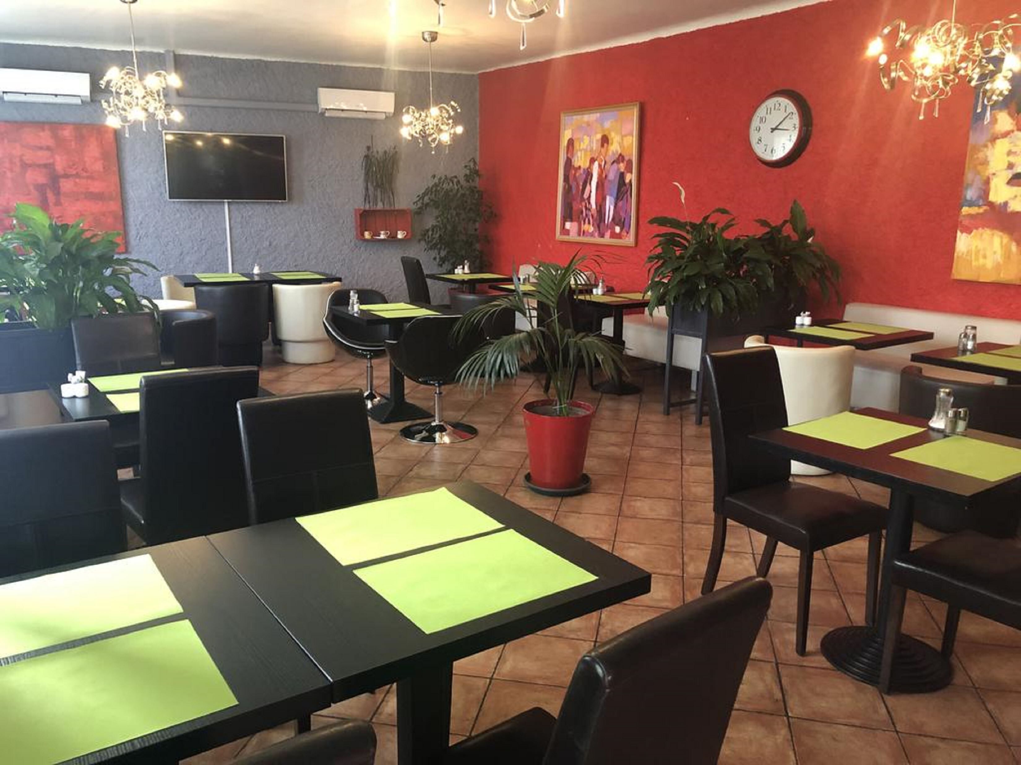 breakfast, lunch, dinner served; french cuisine