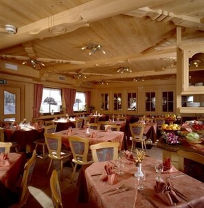 تقديم الغداء، الأطباق المحلية