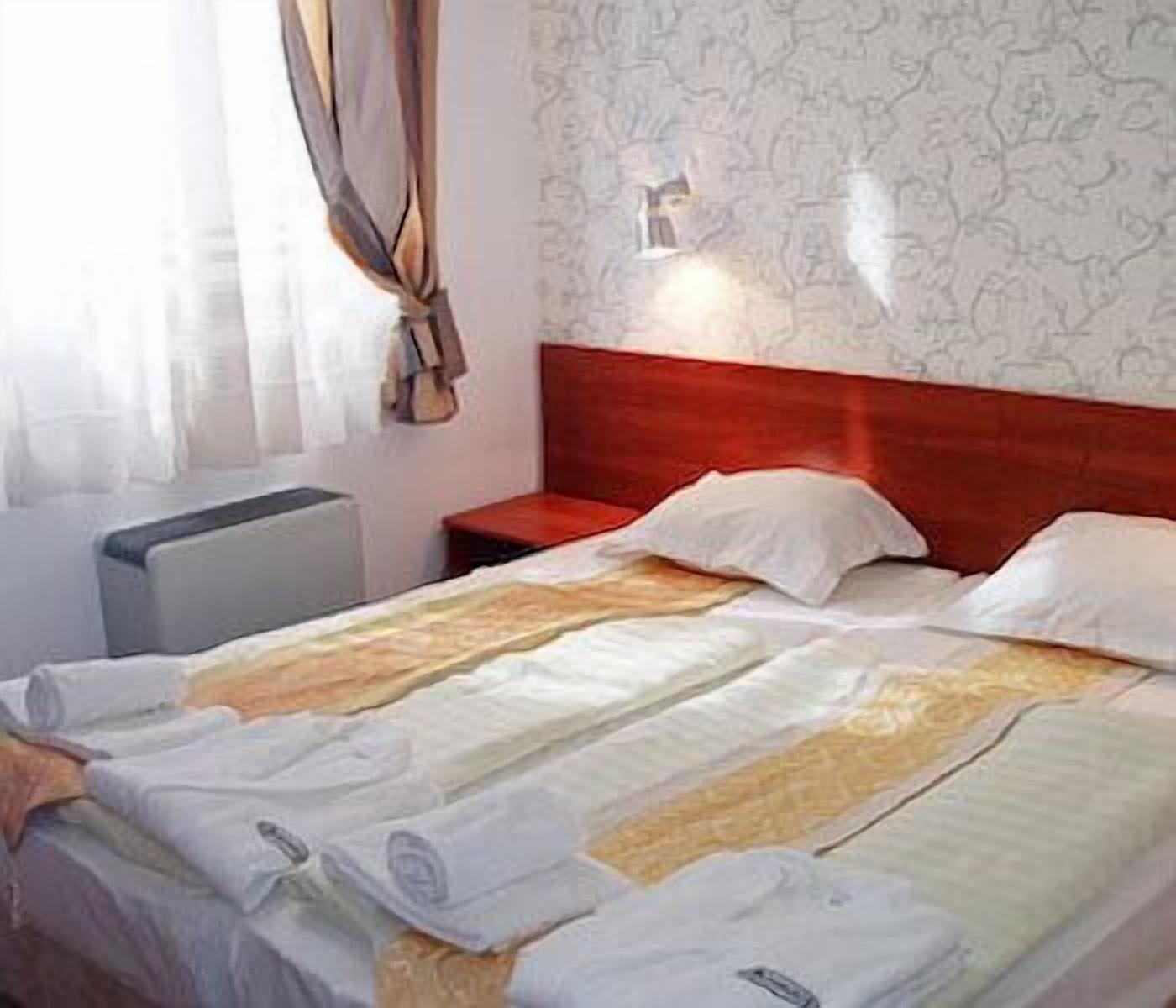 Minibar y caja fuerte