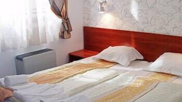 Minibar y caja fuerte