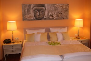 Double Room | In-room safe, individually decorated, individually furnished, desk - Hotel Modena (Bad Steben)