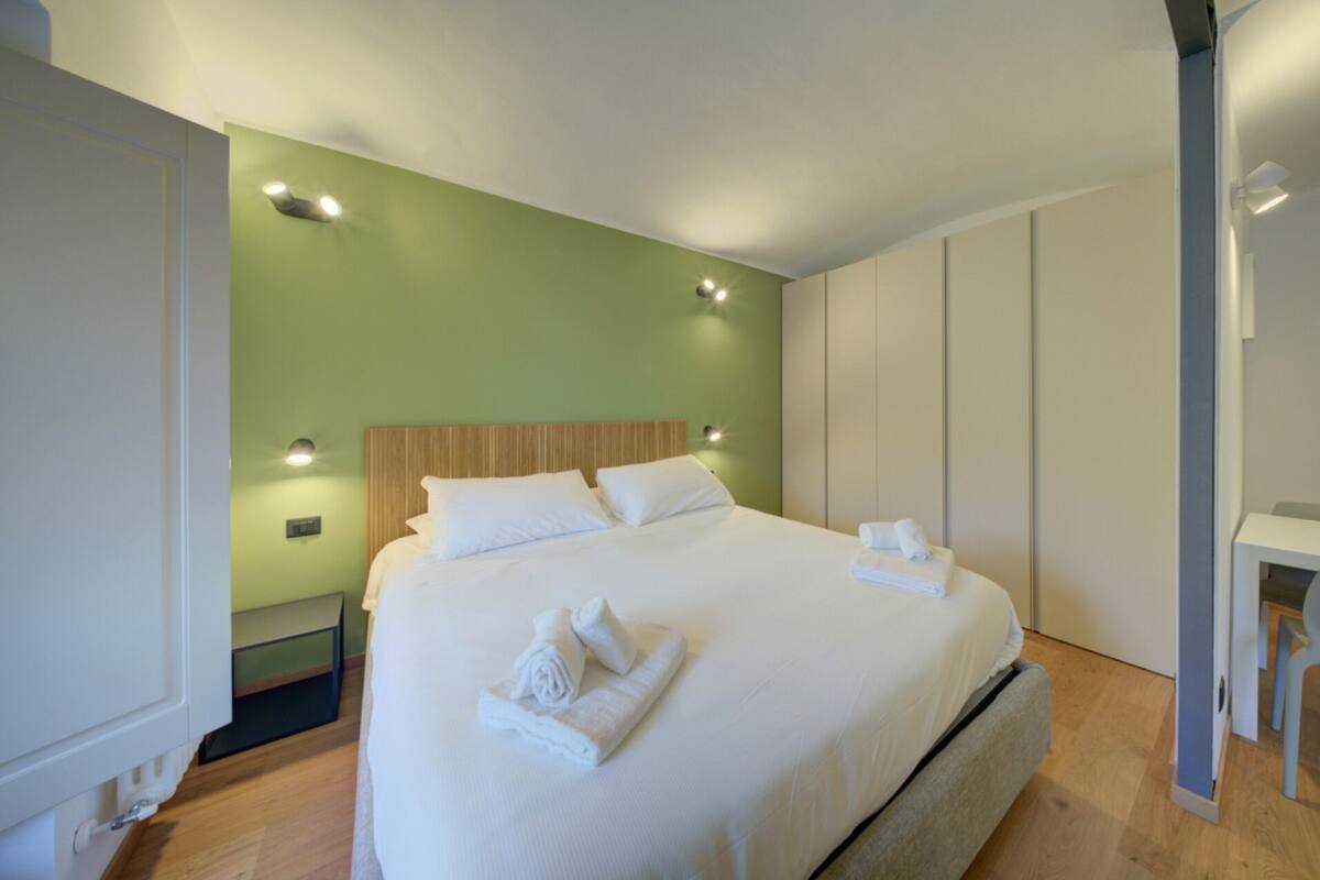 HOME SUITE (Edificio Annesso all Hotel) | Sengetøy av topp kvalitet, dundyner, senger med overmadrass og minibar