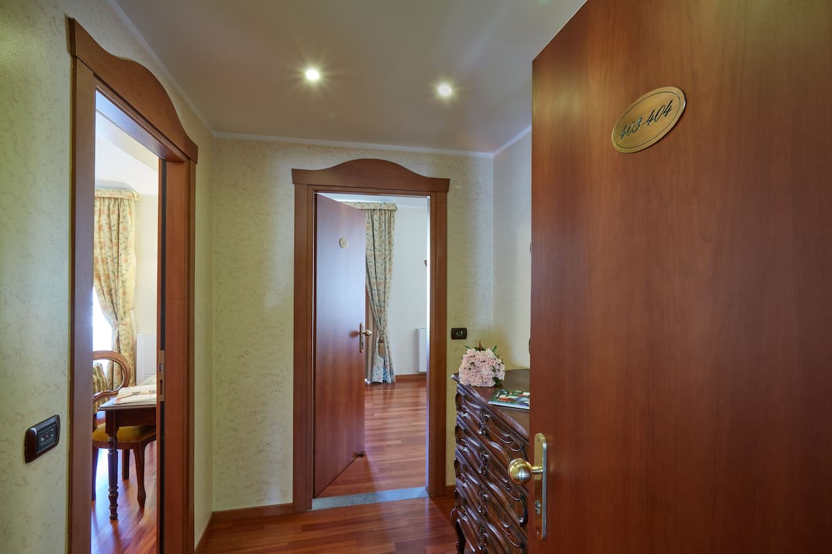 Camera familiare, 2 camere da letto, camere comunicanti | Biancheria da letto di alta qualità, copriletto in piuma