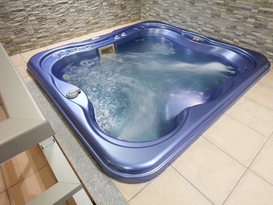 Indoor spa tub
