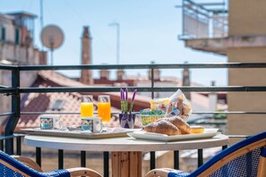 Free daily continental breakfast  - La Casa delle Stelle (Maiori)