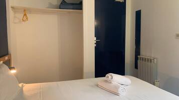 Bureau, chambres insonorisées, lits pliants/supplémentaires