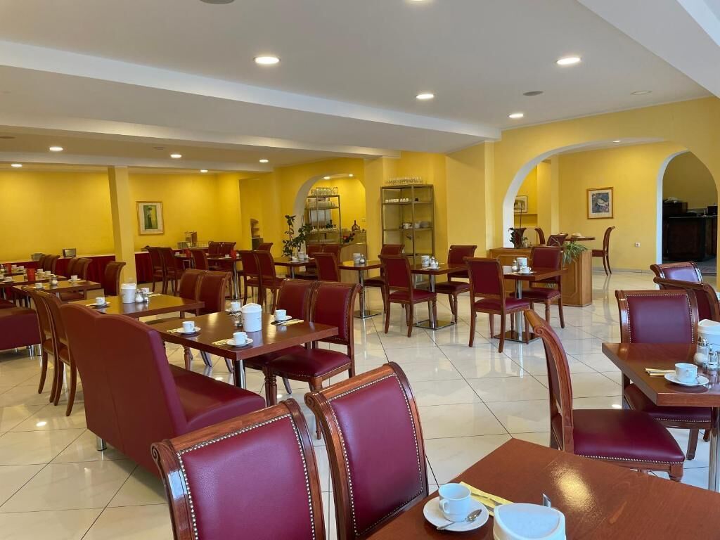 daily buffet breakfast (eur 8 per person)
