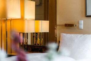 Select Comfort beds, minibar, desk, blackout curtains