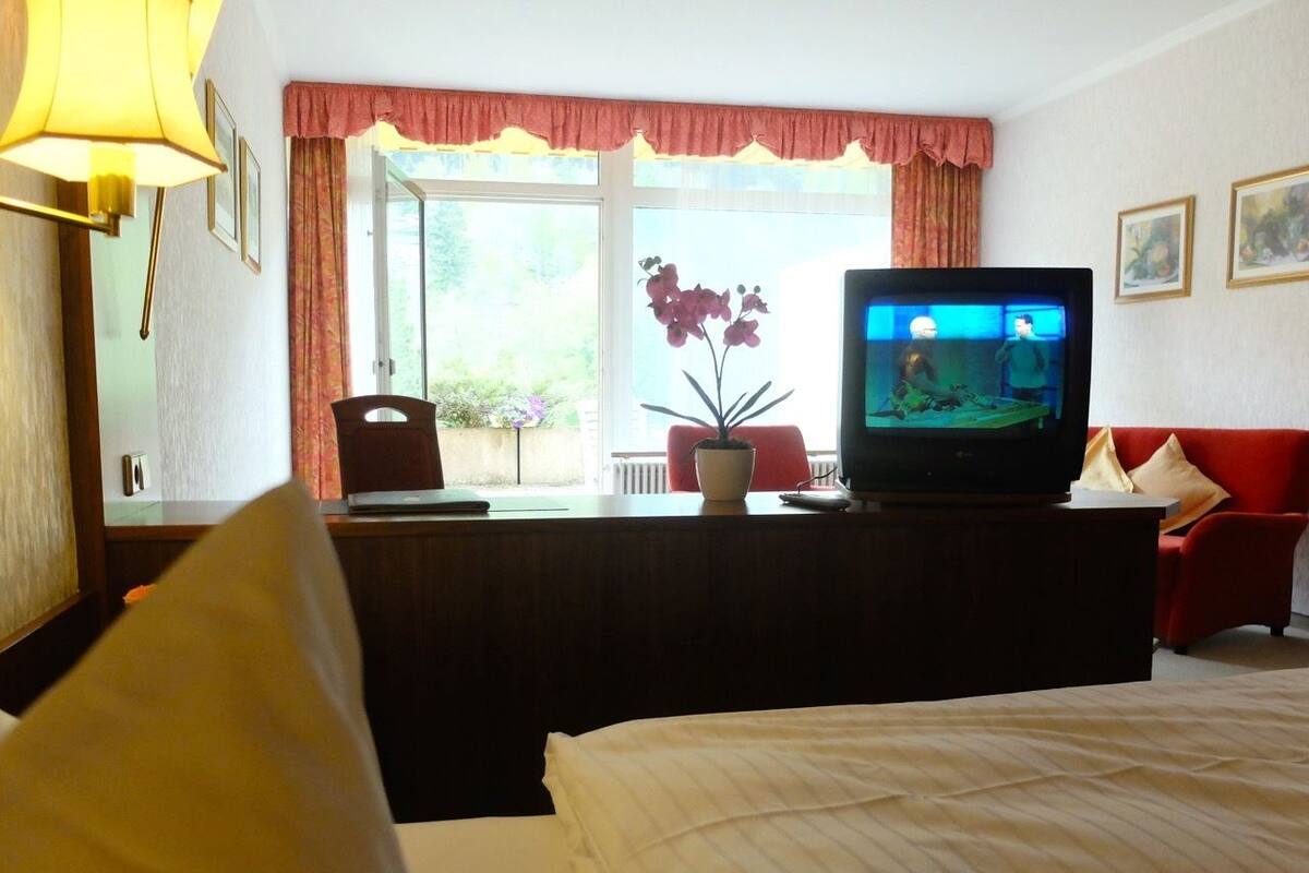 Comfort Double Room | Premium bedding, desk, cots/infant beds, rollaway beds