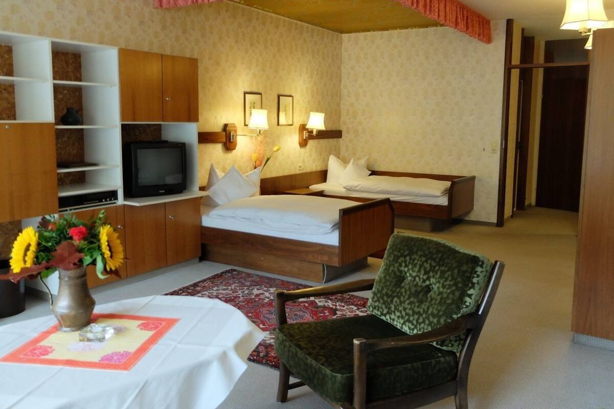 Standard Twin Room | Premium bedding, desk, cots/infant beds, rollaway beds