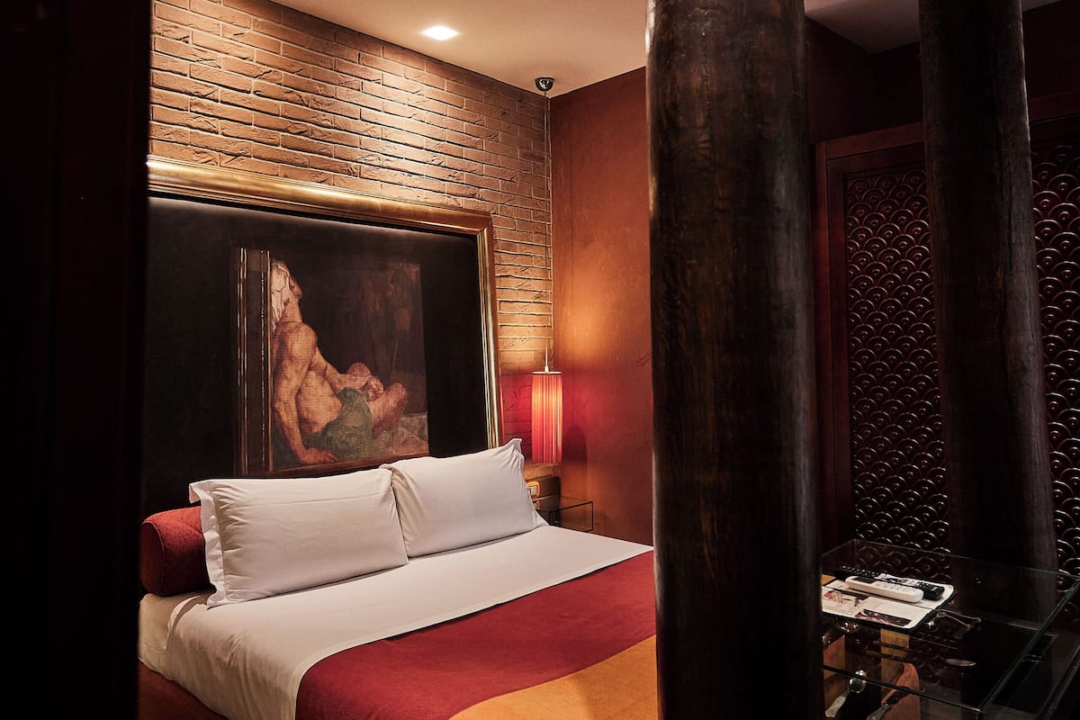 Comfort Room | Minibar, in-room safe, individually furnished, desk