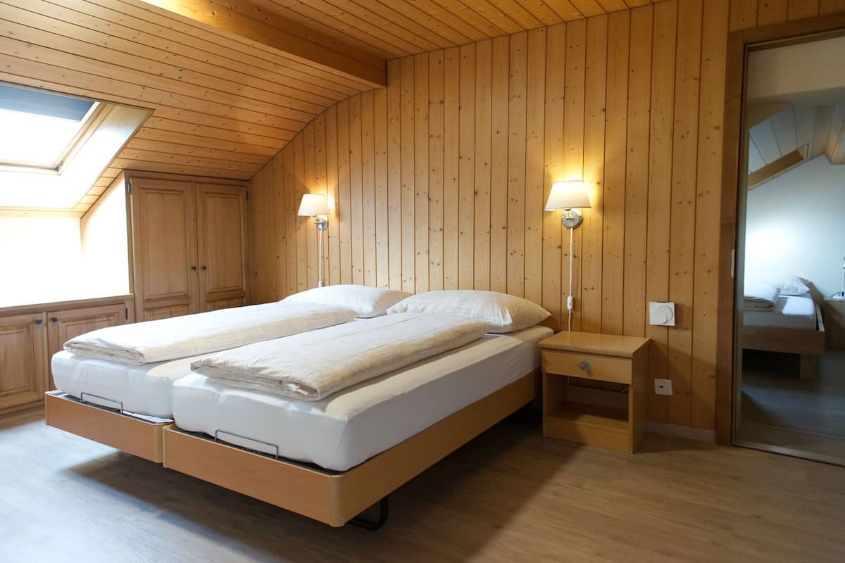 Premium bedding, memory foam beds, in-room safe, desk