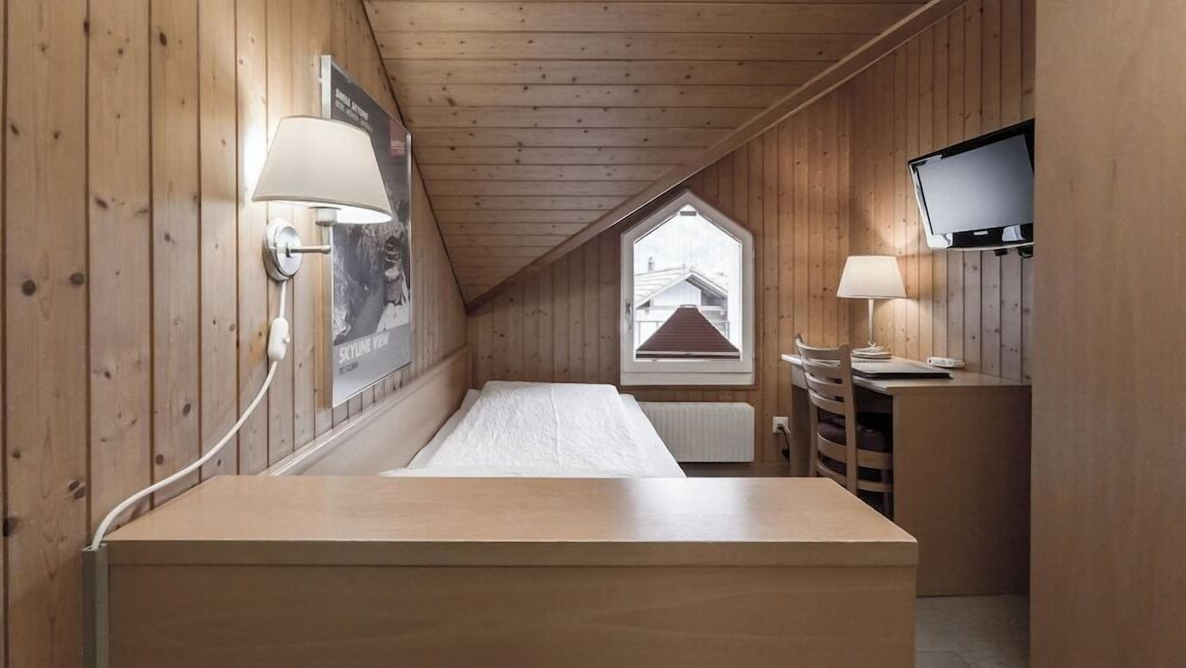 Hochwertige Bettwaren, Betten mit Memory-Foam-Matratzen, Zimmersafe