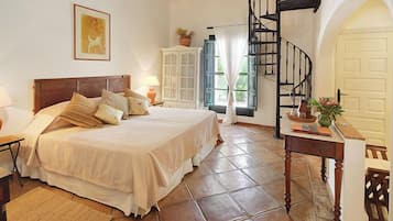 Deluxe Double Room, 1 Queen Bed (Grand Deluxe) | 1 bedroom, Egyptian cotton sheets, premium bedding, down comforters