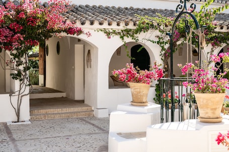Deluxe Duplex. Hacienda de San Rafael by ALUZ Collection
