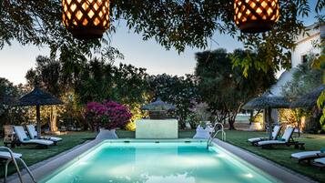 Seasonal outdoor pool, sun loungers